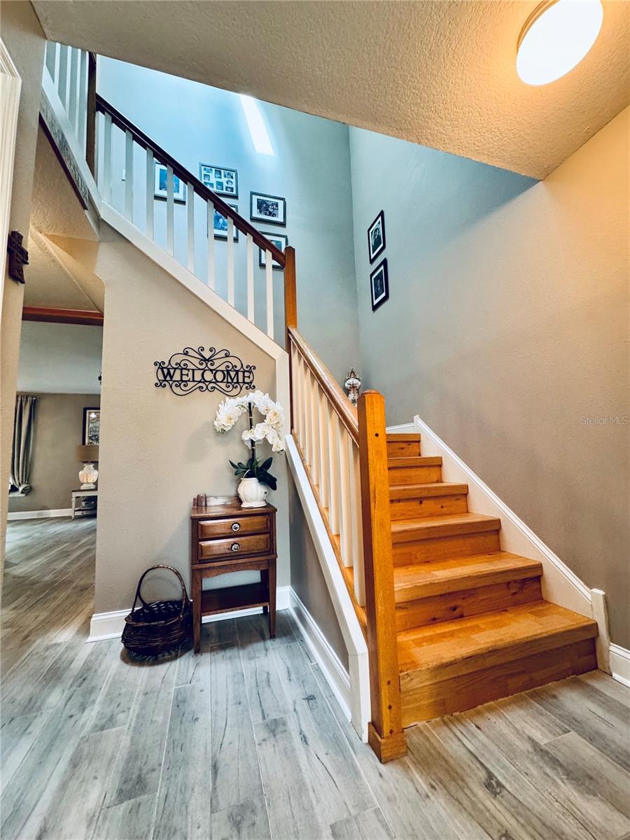 Image 5 of 31 For 1116 Sunset Point Road 202