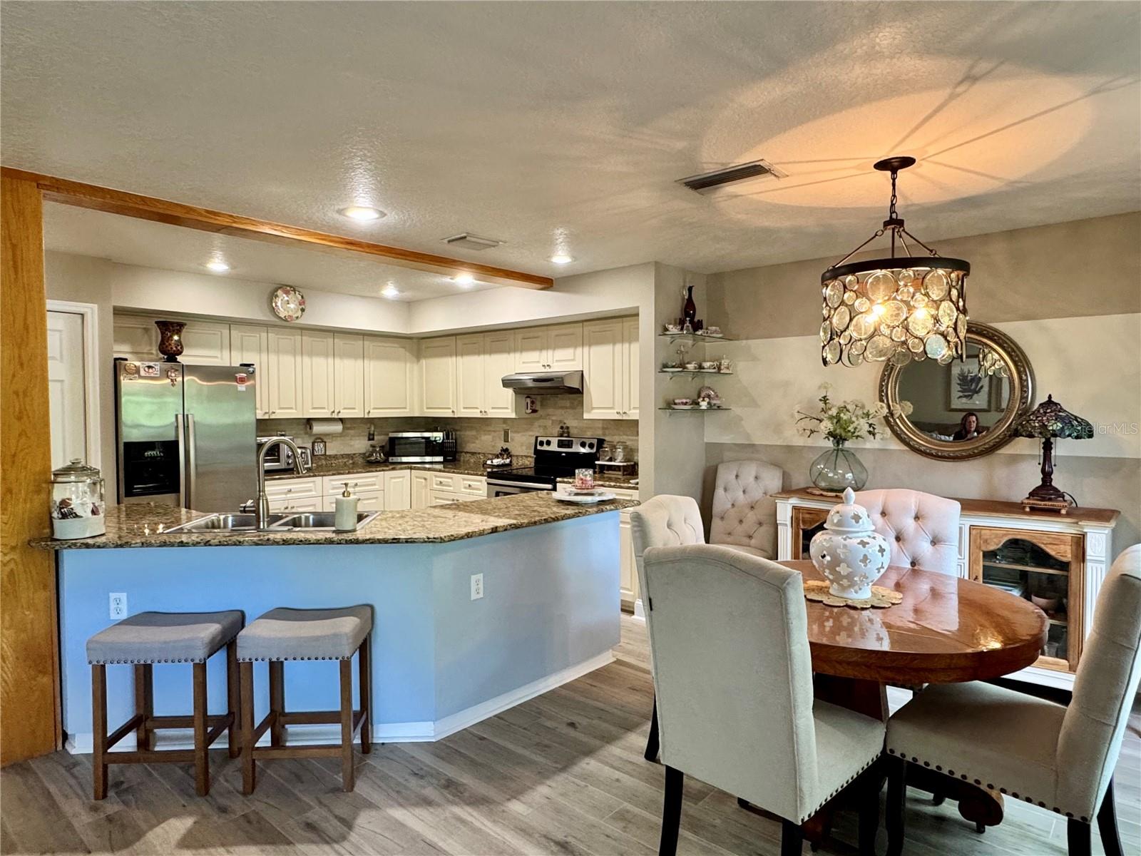 Image 8 of 31 For 1116 Sunset Point Road 202