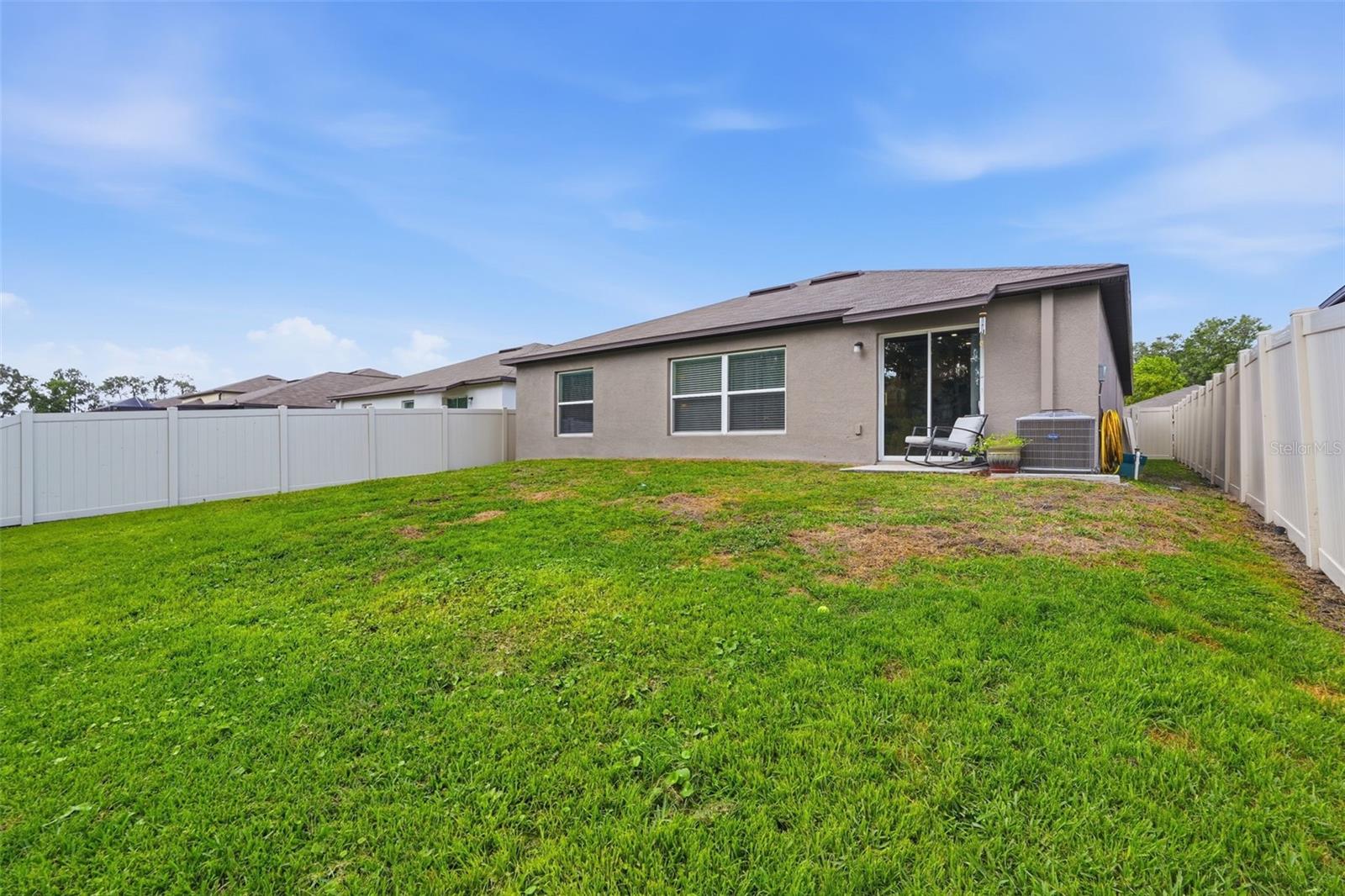 Image 34 of 39 For 1681 Red Loop