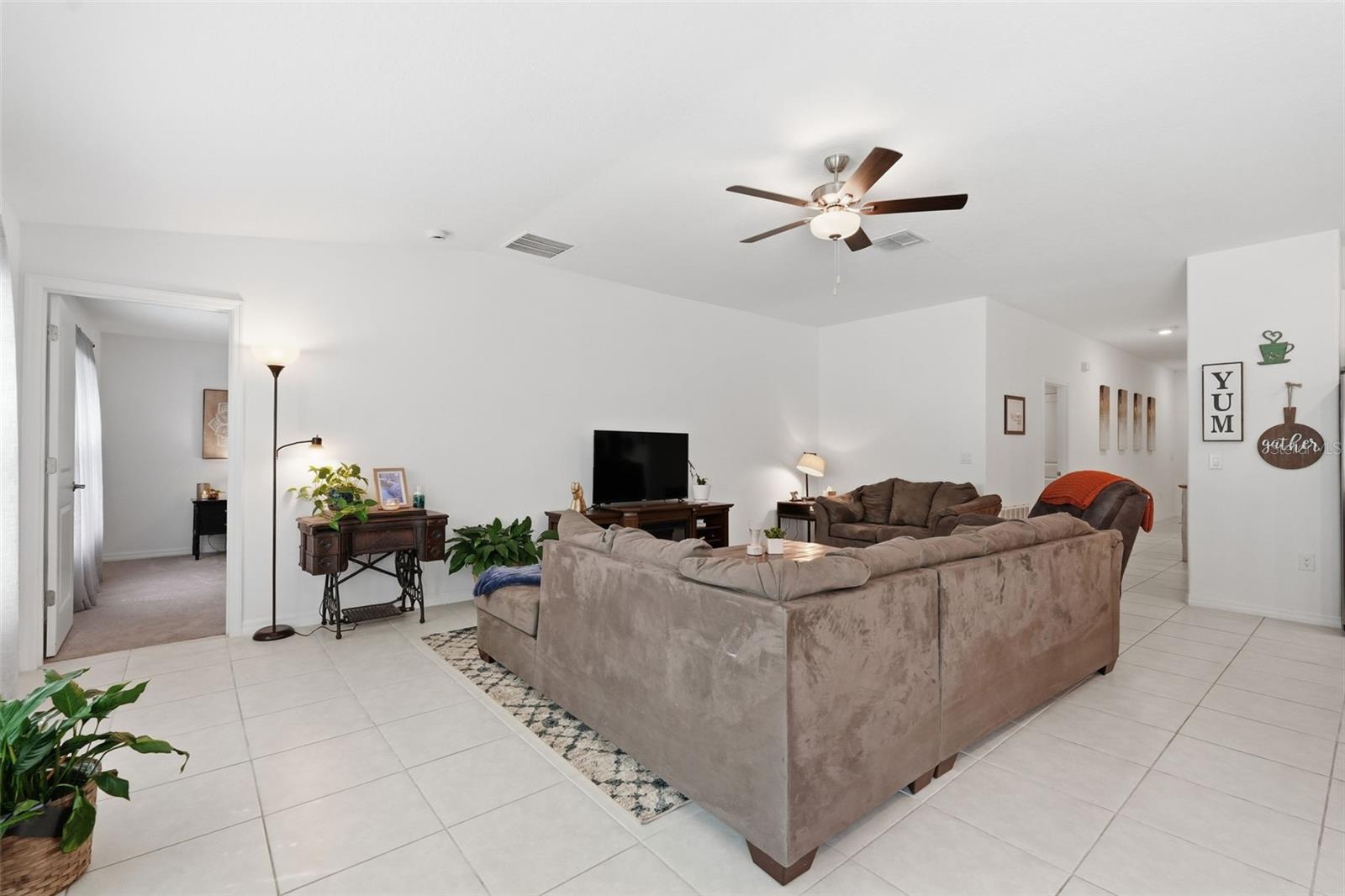 Image 9 of 39 For 1681 Red Loop