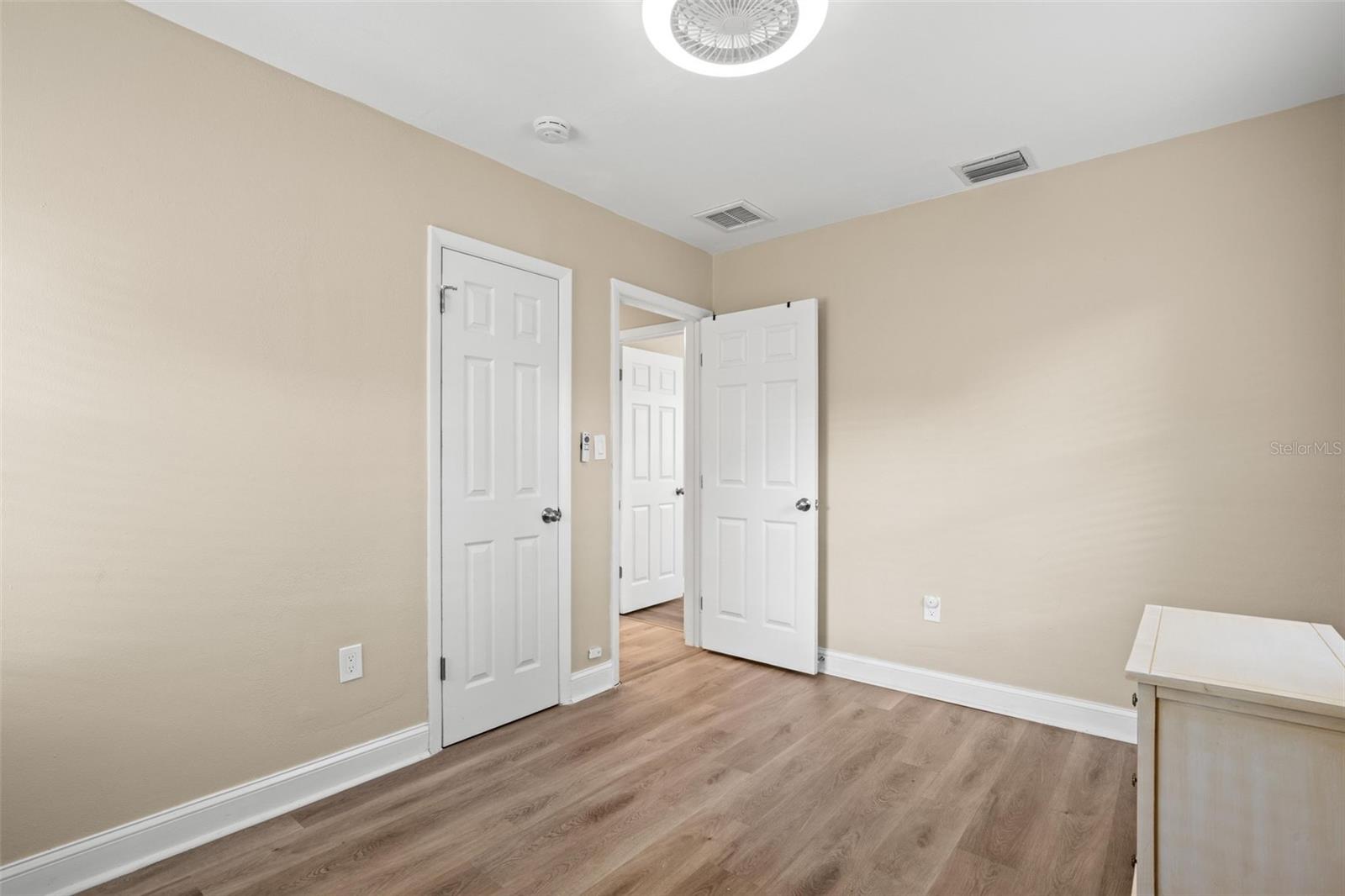 Image 16 of 25 For 611 Pinewood Drive
