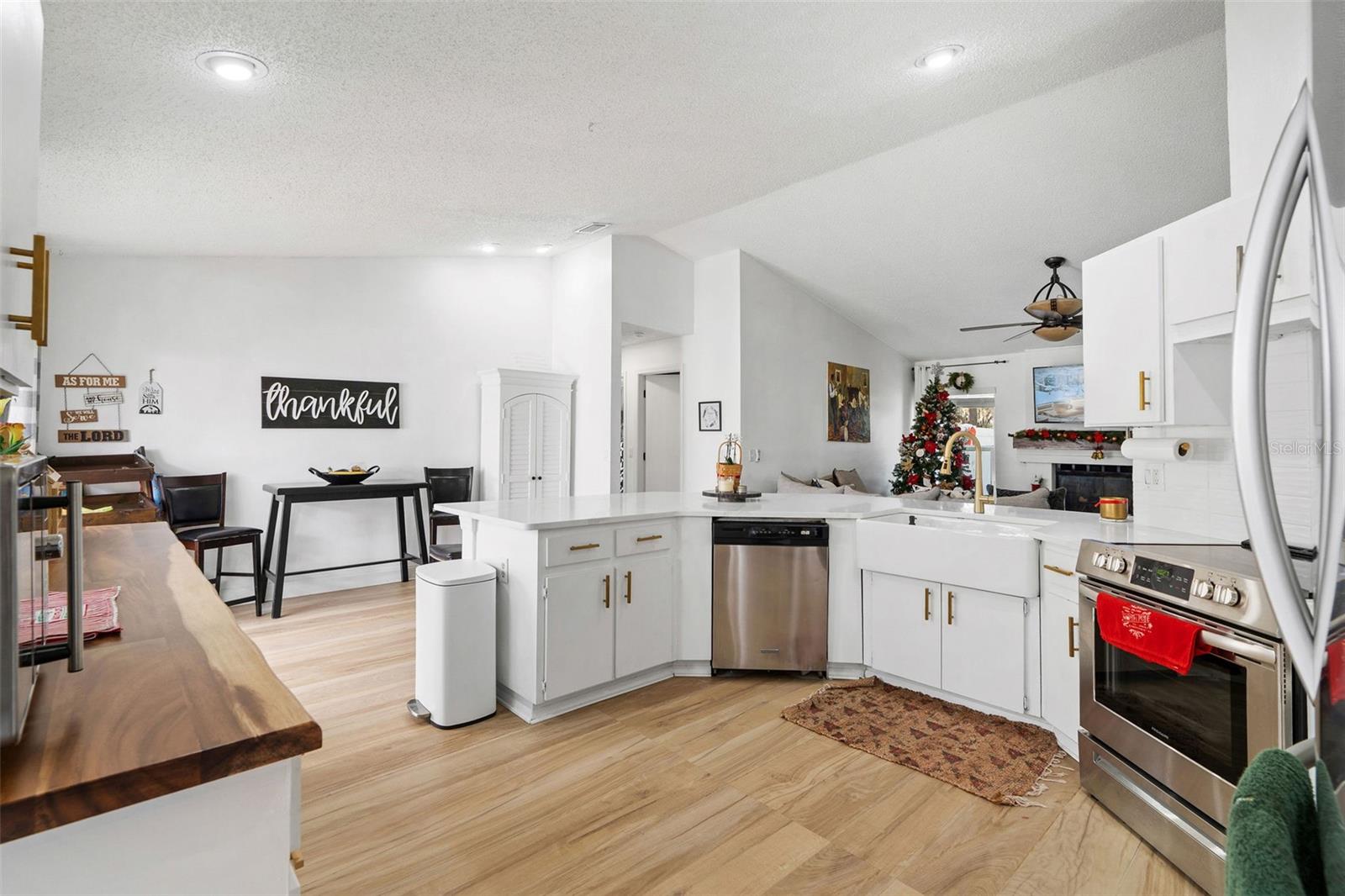 Image 10 of 27 For 15101 Redvale Drive