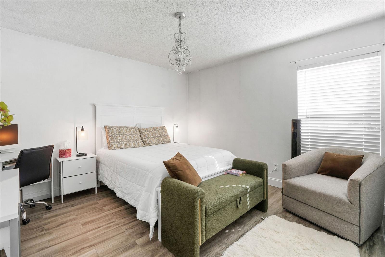 Image 21 of 27 For 15101 Redvale Drive