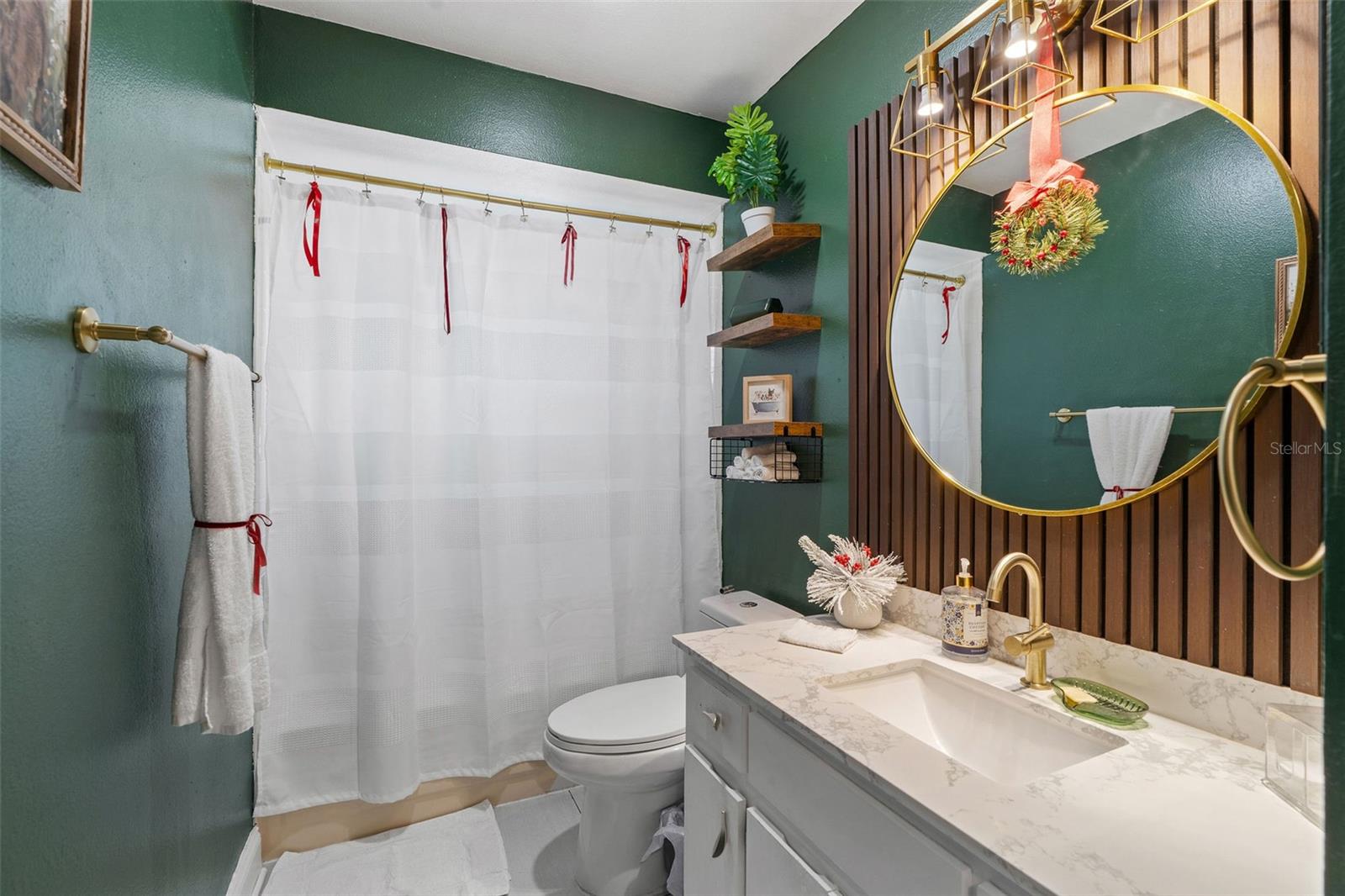 Image 22 of 27 For 15101 Redvale Drive