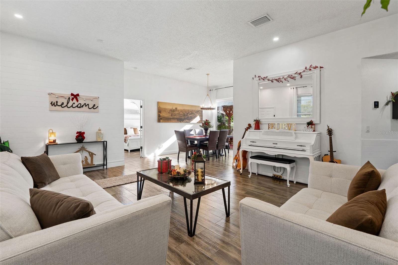 Image 6 of 27 For 15101 Redvale Drive