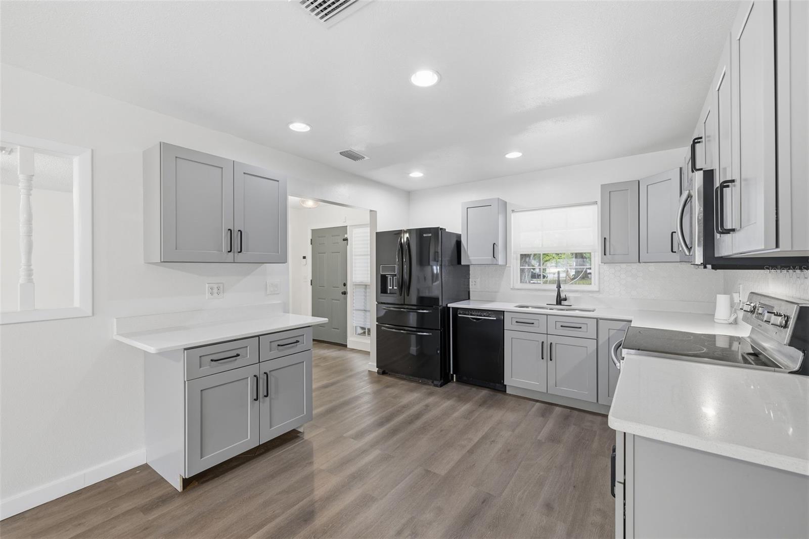 Image 4 of 27 For 8522 Caladesi Island Drive