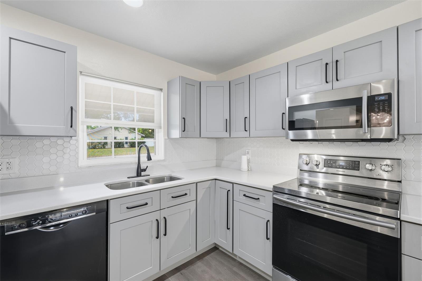 Image 6 of 27 For 8522 Caladesi Island Drive