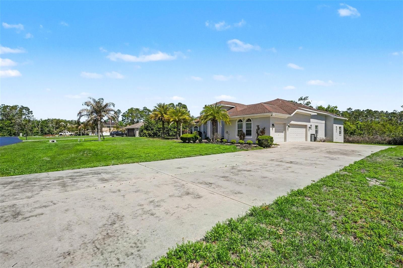 Image 4 of 69 For 6218 Bridleford Drive