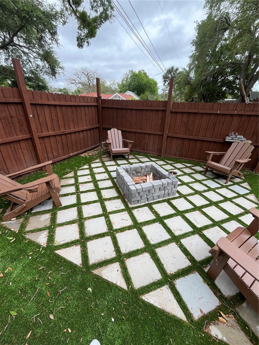 Image 3 of 24 For 4653 78th Lane N