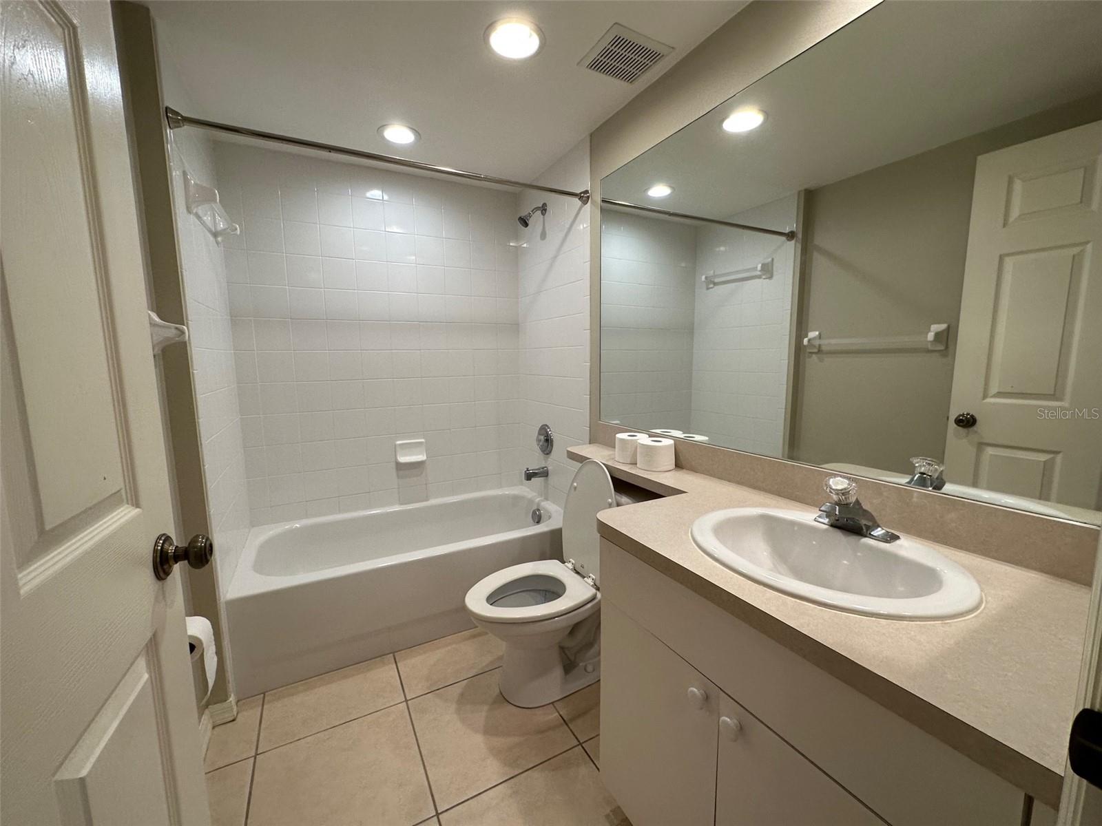 Image 16 of 24 For 1200 Country Club Drive 4102