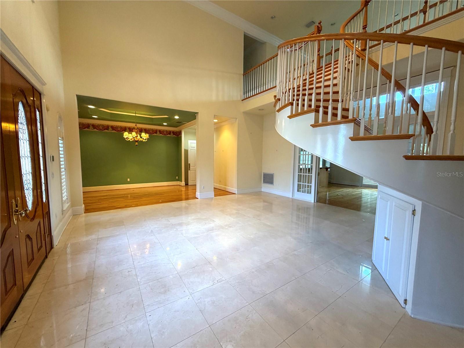 Image 11 of 57 For 441 Lucerne Avenue