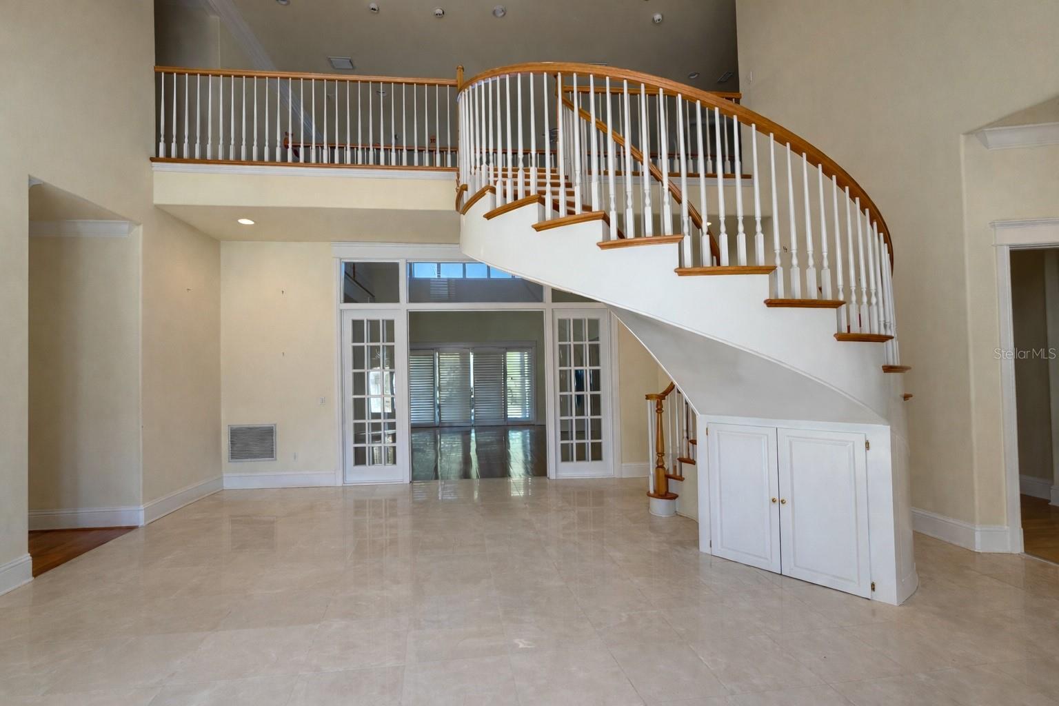 Image 12 of 57 For 441 Lucerne Avenue