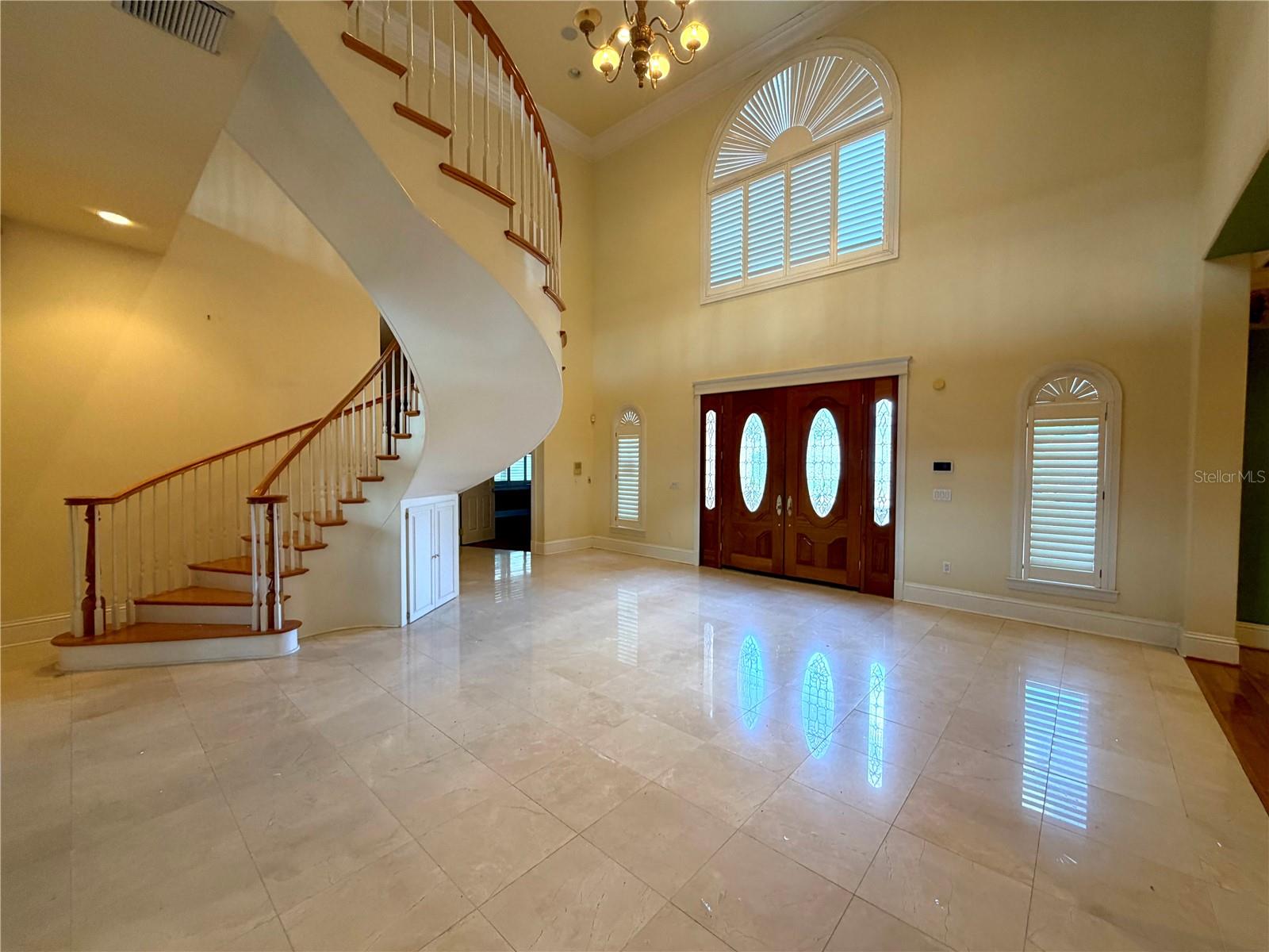 Image 14 of 57 For 441 Lucerne Avenue