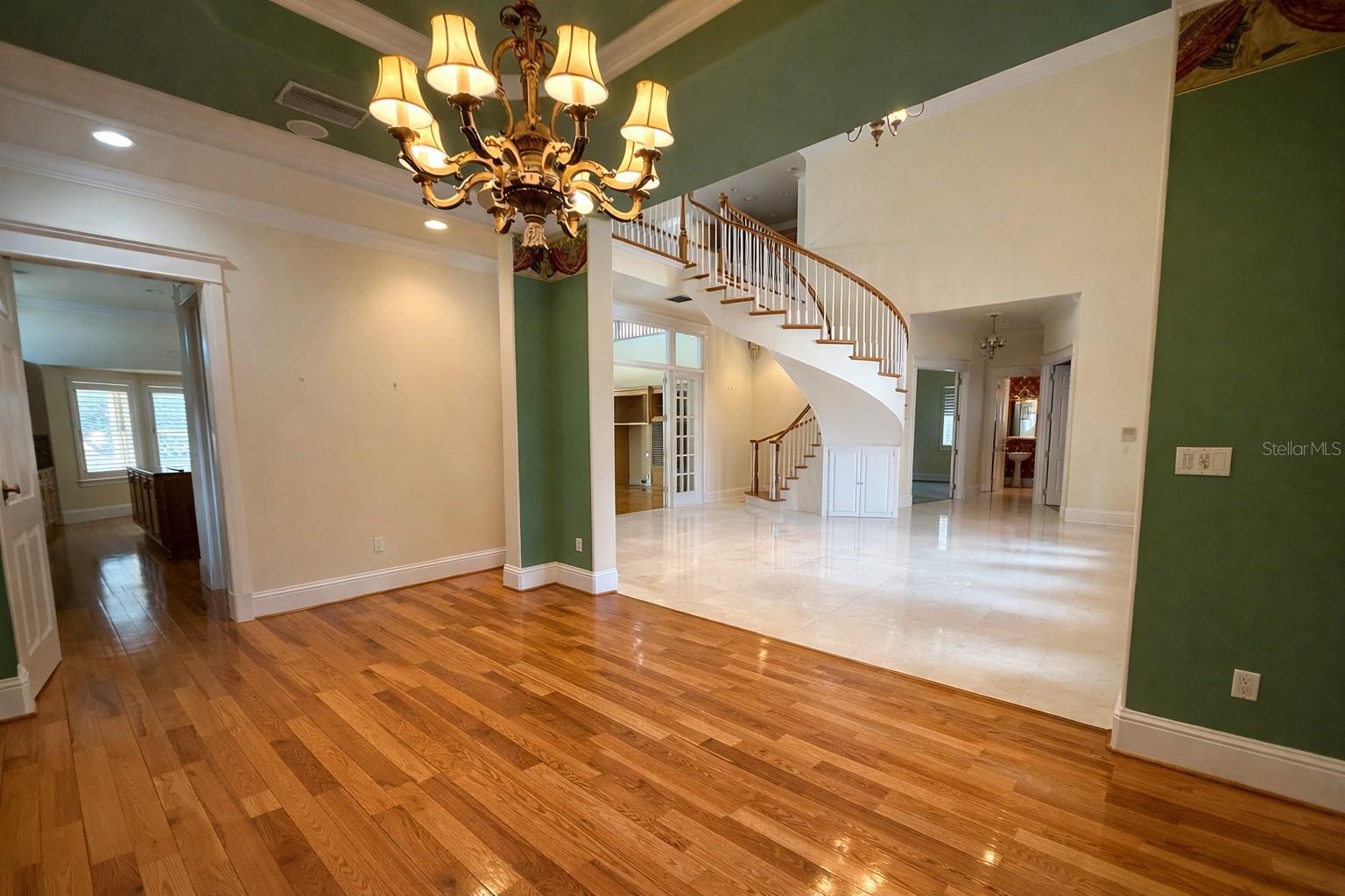 Image 15 of 57 For 441 Lucerne Avenue