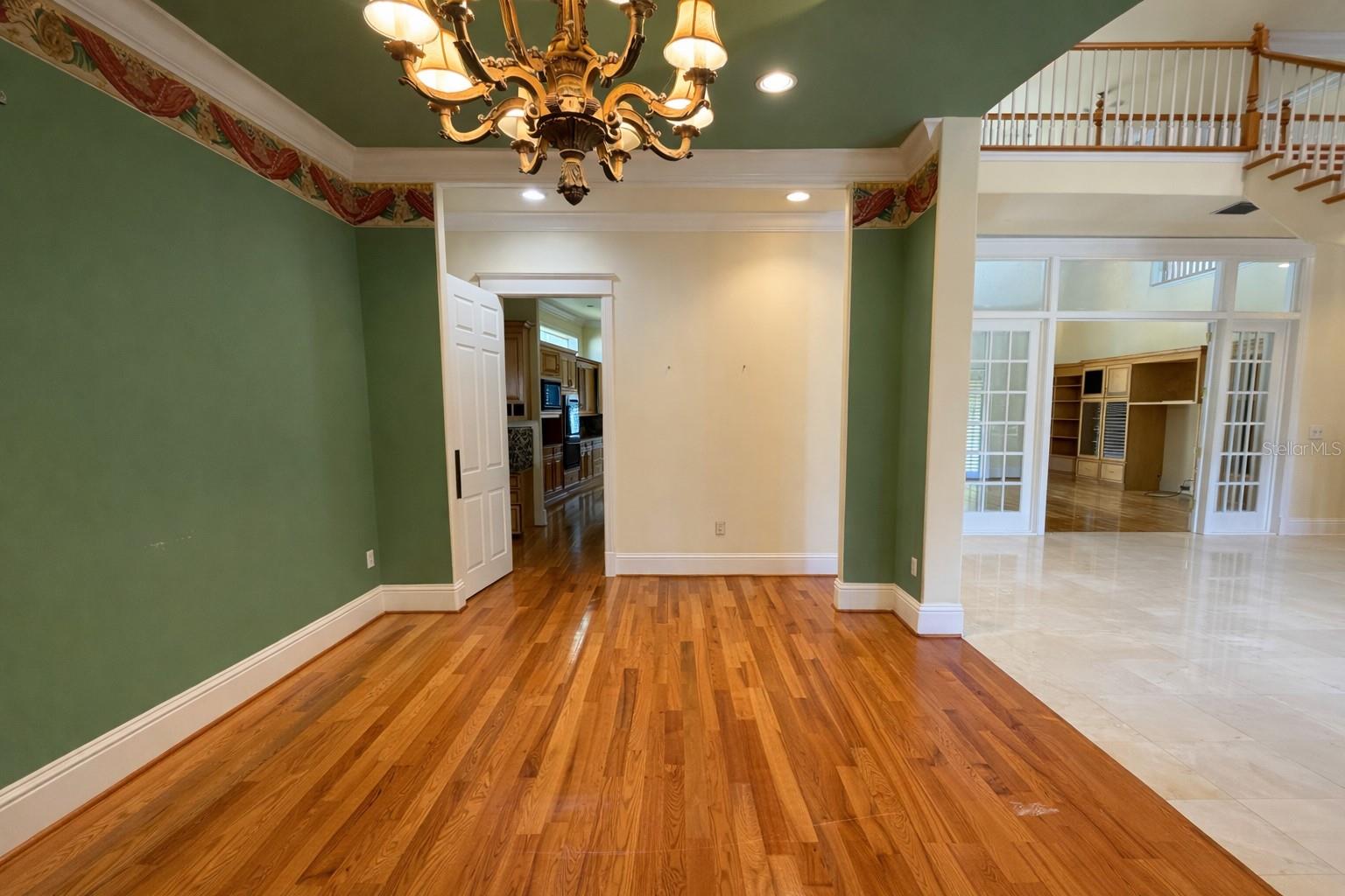 Image 16 of 57 For 441 Lucerne Avenue