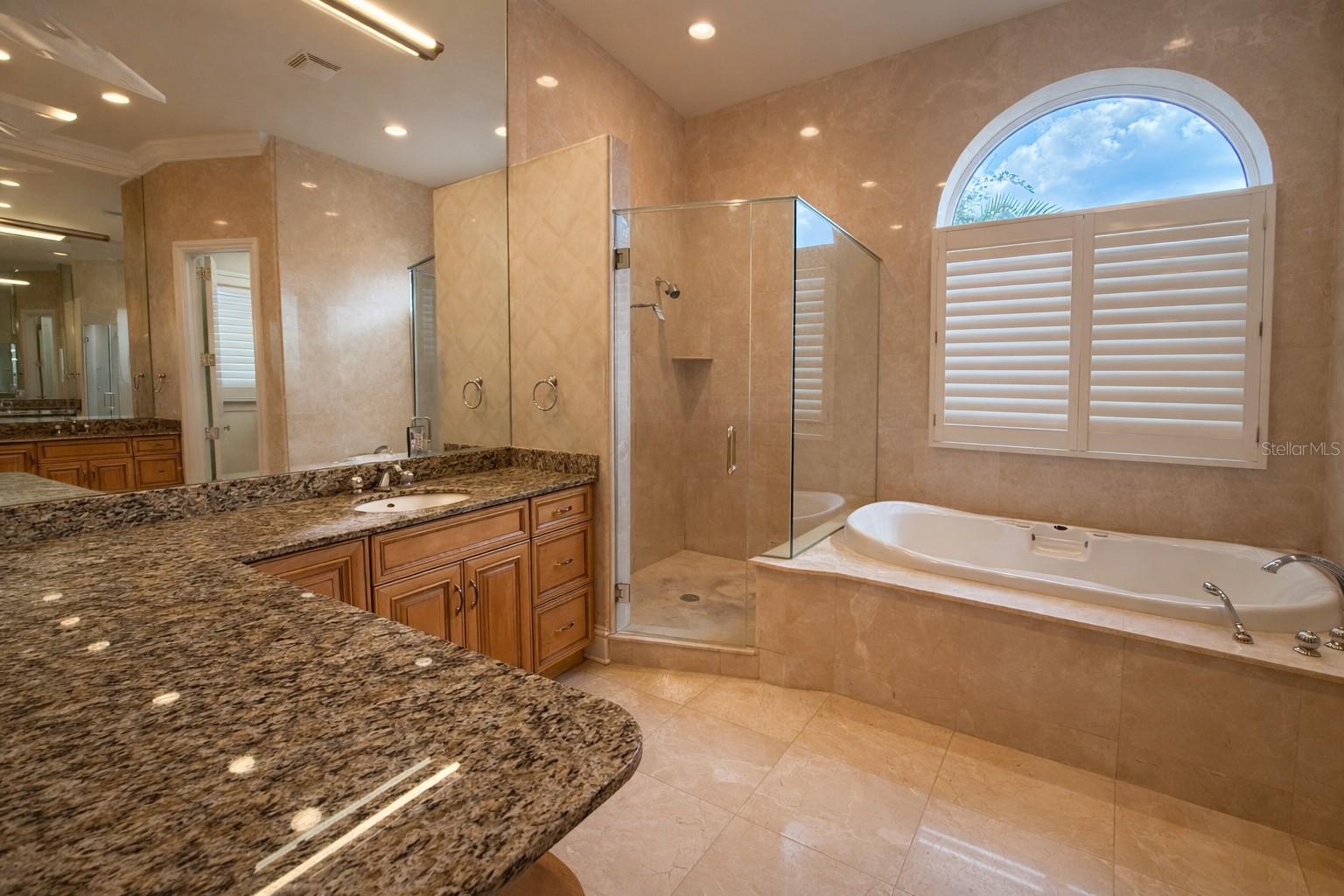 Image 24 of 57 For 441 Lucerne Avenue