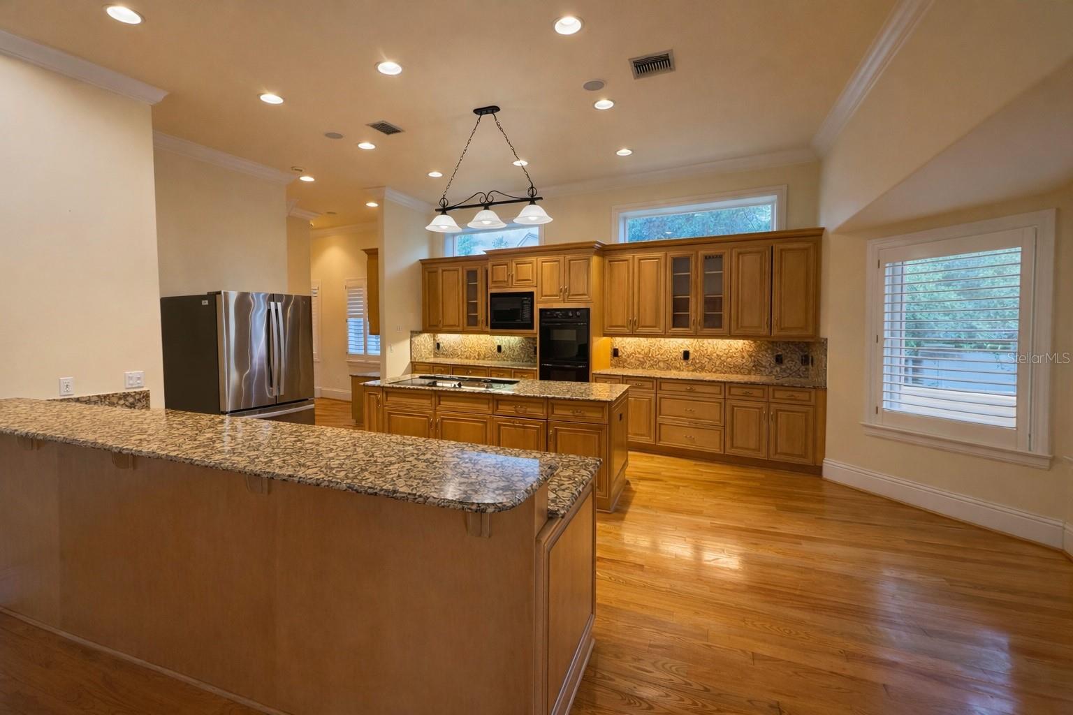 Image 29 of 57 For 441 Lucerne Avenue