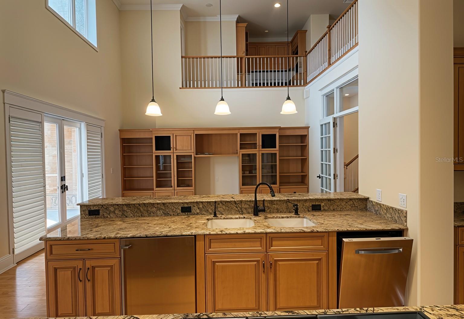 Image 33 of 57 For 441 Lucerne Avenue