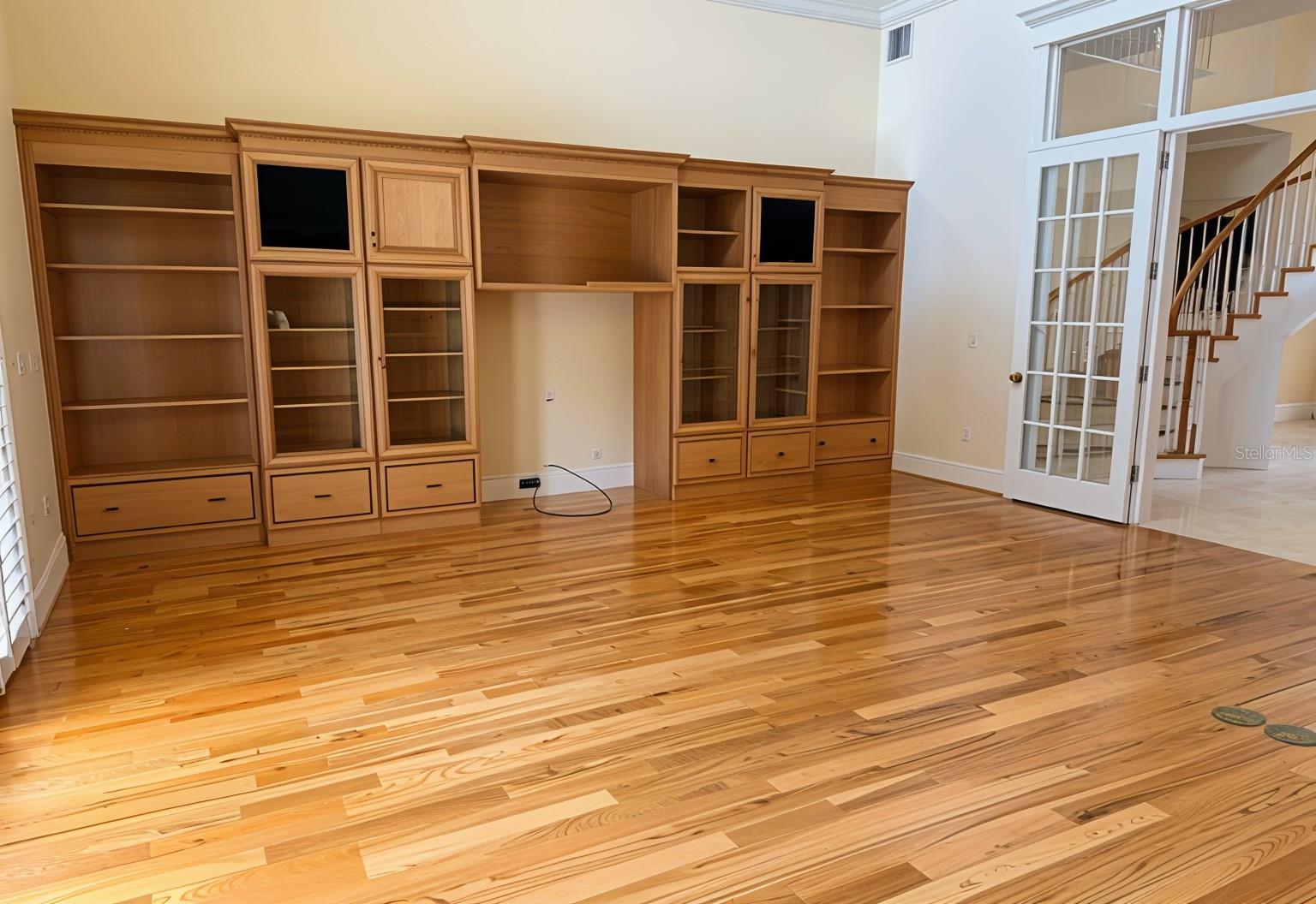 Image 34 of 57 For 441 Lucerne Avenue