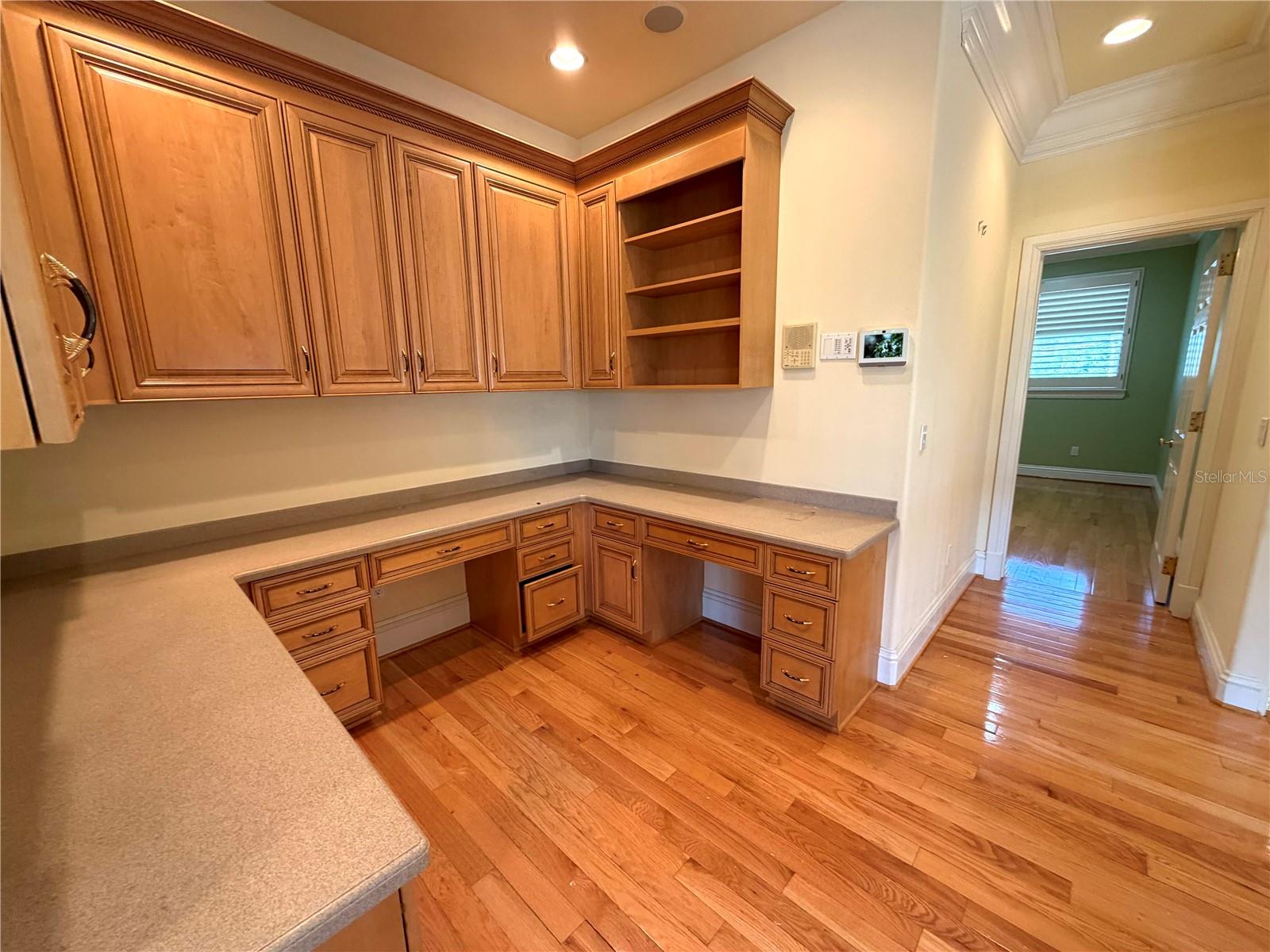 Image 43 of 57 For 441 Lucerne Avenue