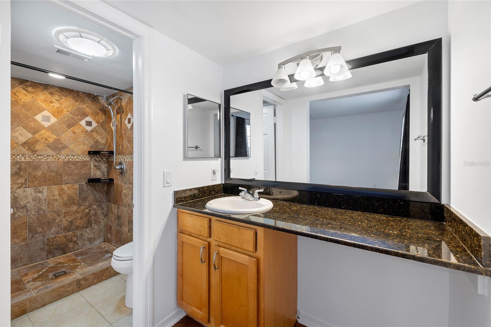 Image 17 of 41 For 3402 Latania Drive 321