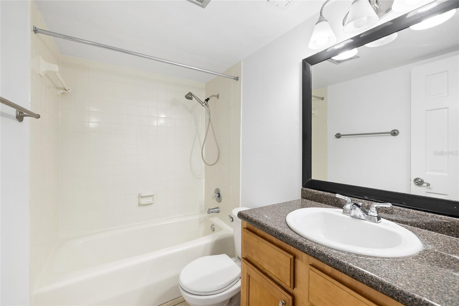 Image 18 of 41 For 3402 Latania Drive 321