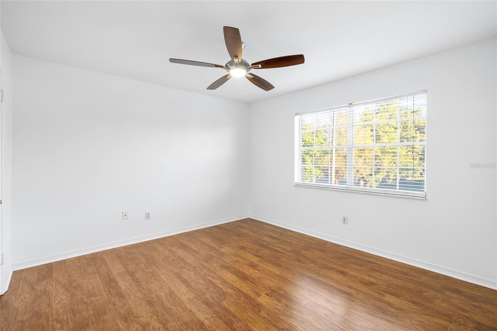 Image 19 of 41 For 3402 Latania Drive 321