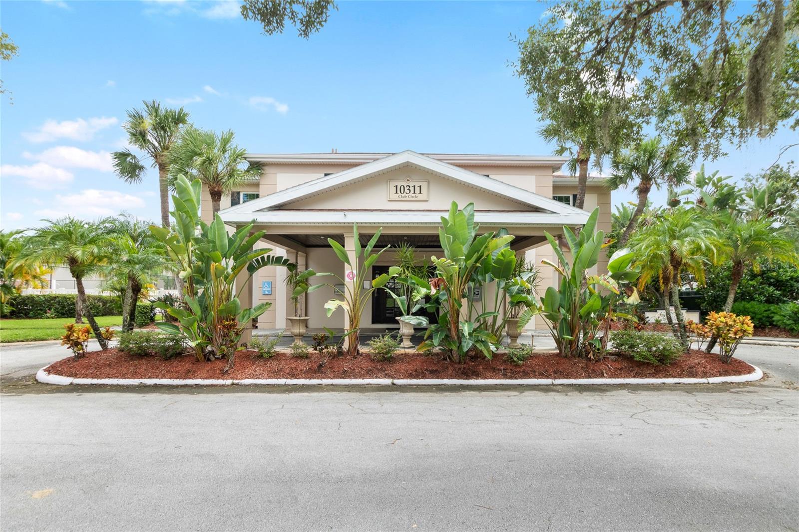 Image 29 of 41 For 3402 Latania Drive 321