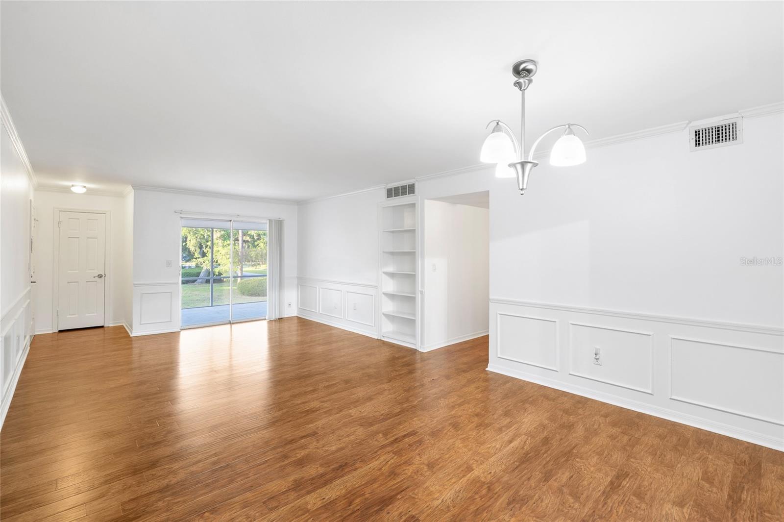 Image 8 of 41 For 3402 Latania Drive 321