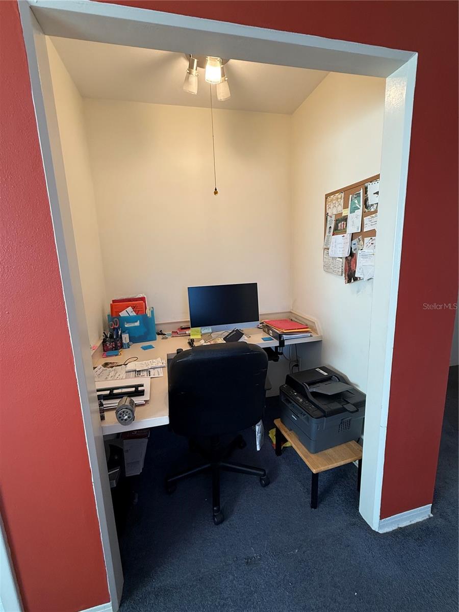 Image 11 of 21 For 4696 48th Avenue N