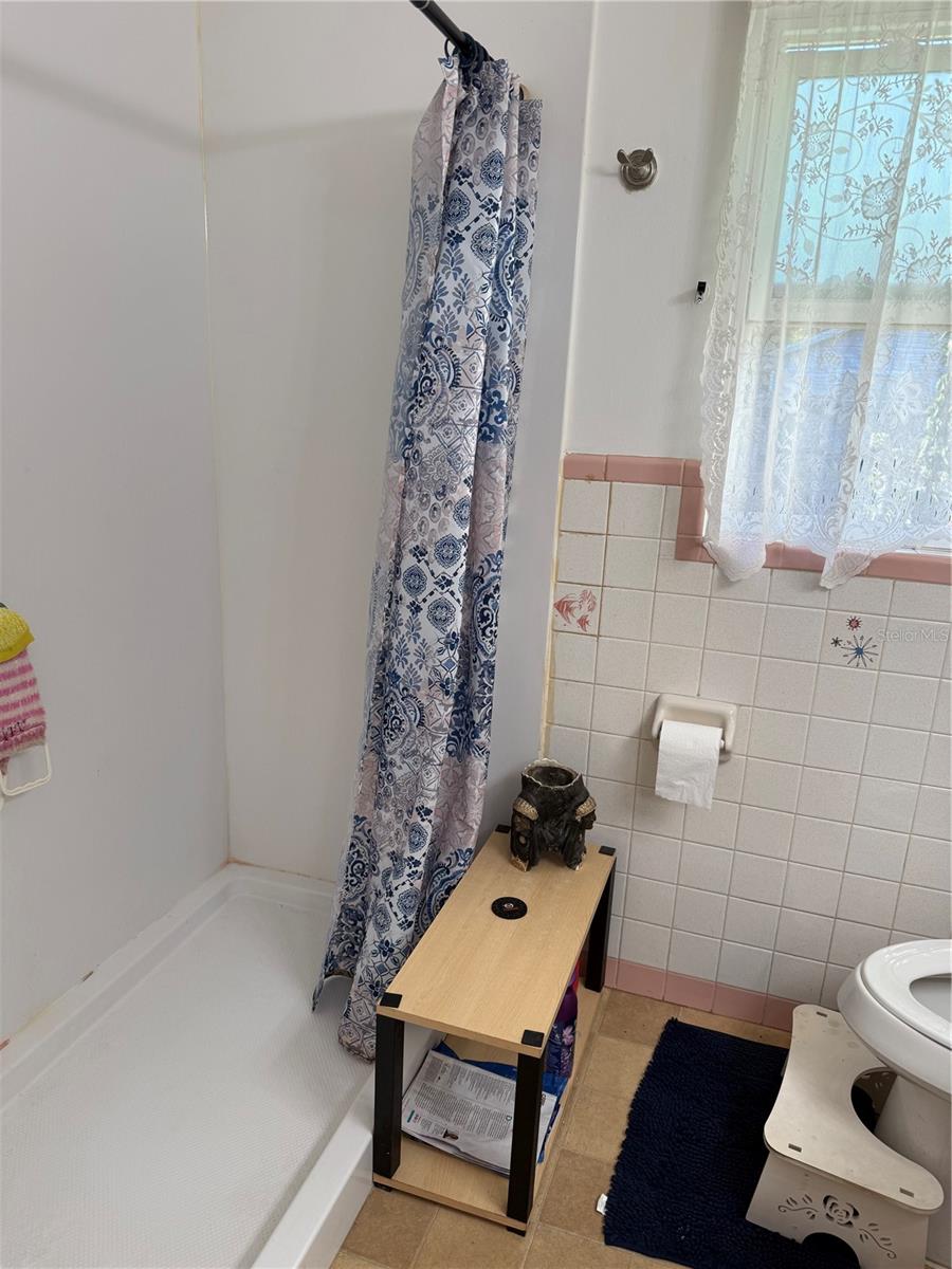 Image 7 of 21 For 4696 48th Avenue N