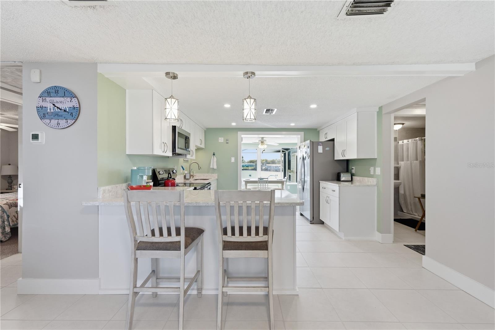 Listing photo id 11 for 12532 5th Isle