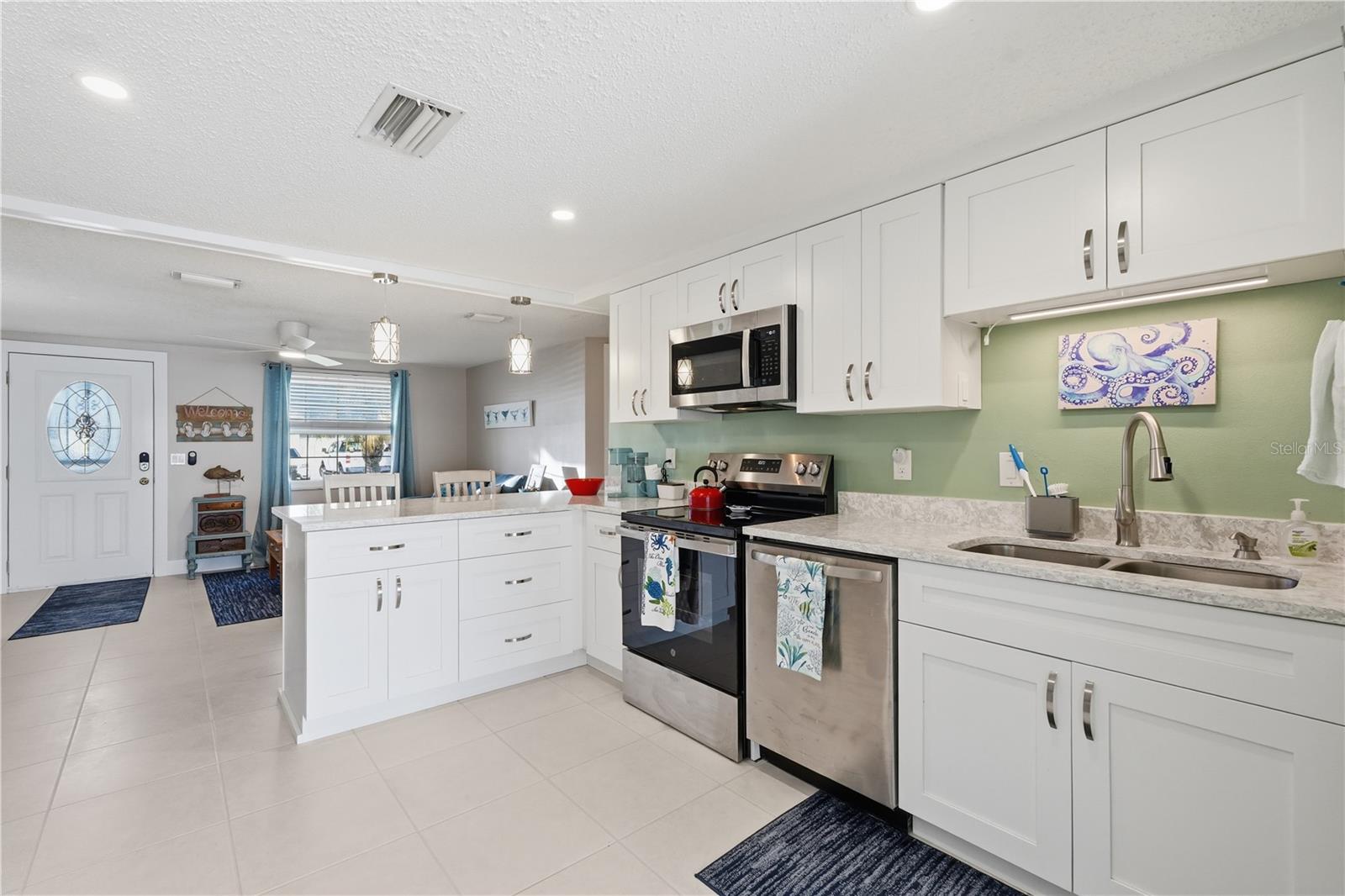 Listing photo id 13 for 12532 5th Isle