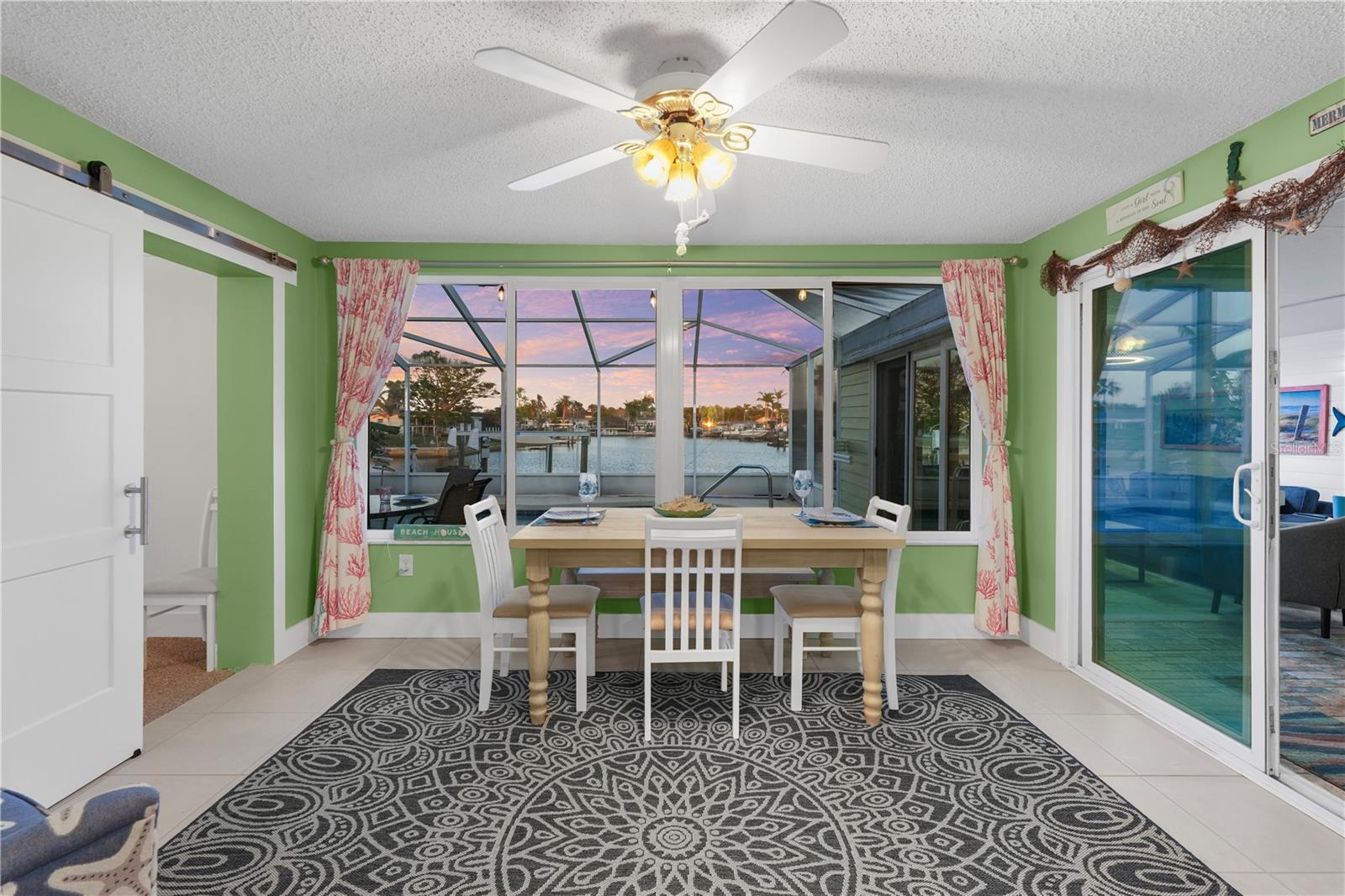 Listing photo id 18 for 12532 5th Isle