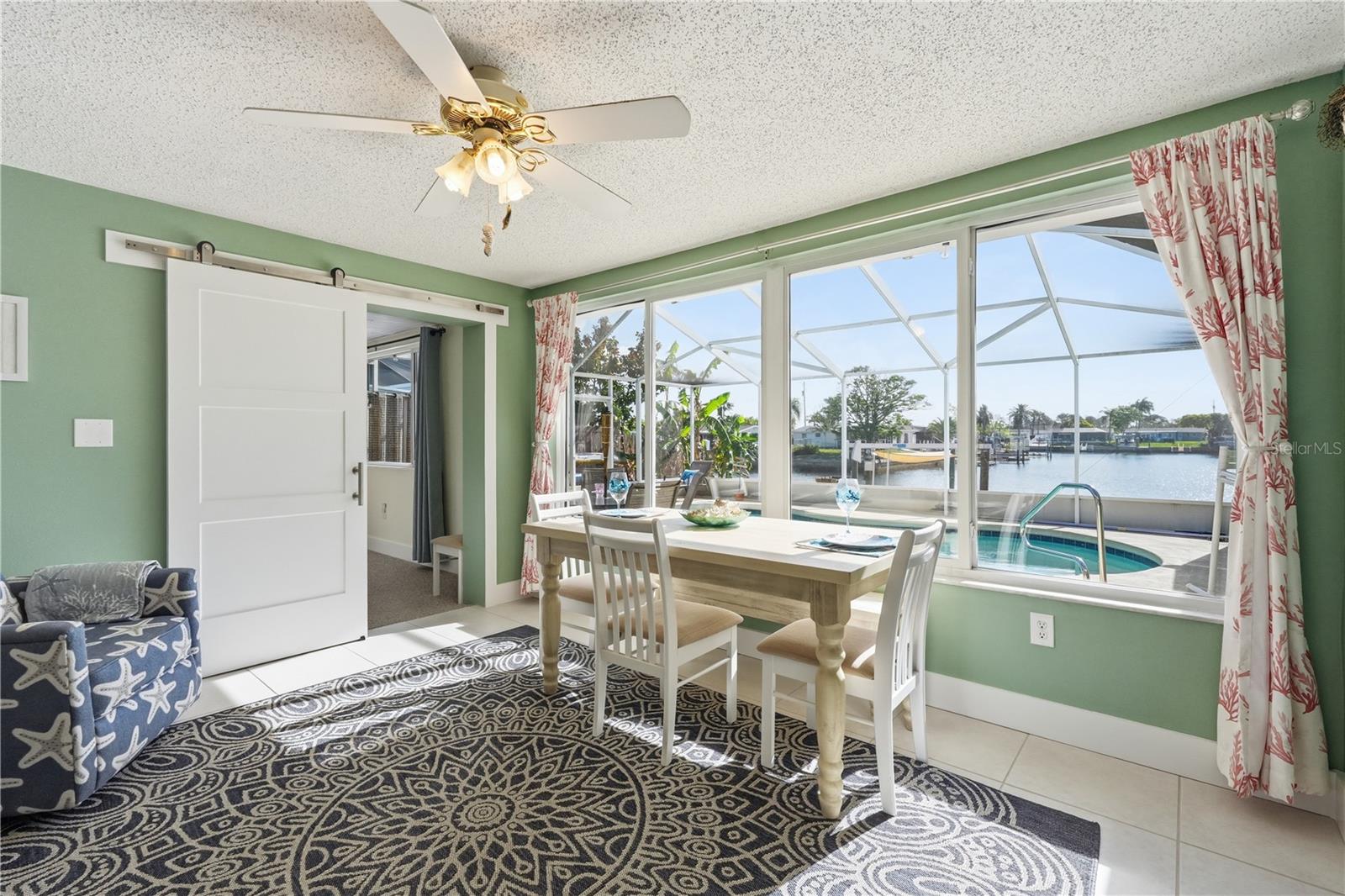 Listing photo id 20 for 12532 5th Isle