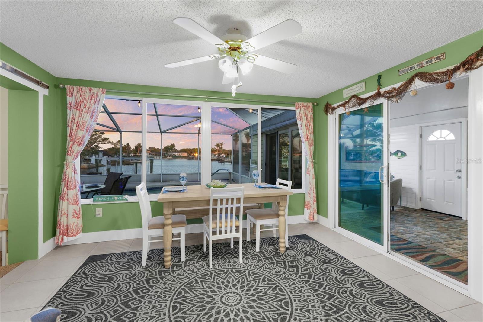 Listing photo id 21 for 12532 5th Isle