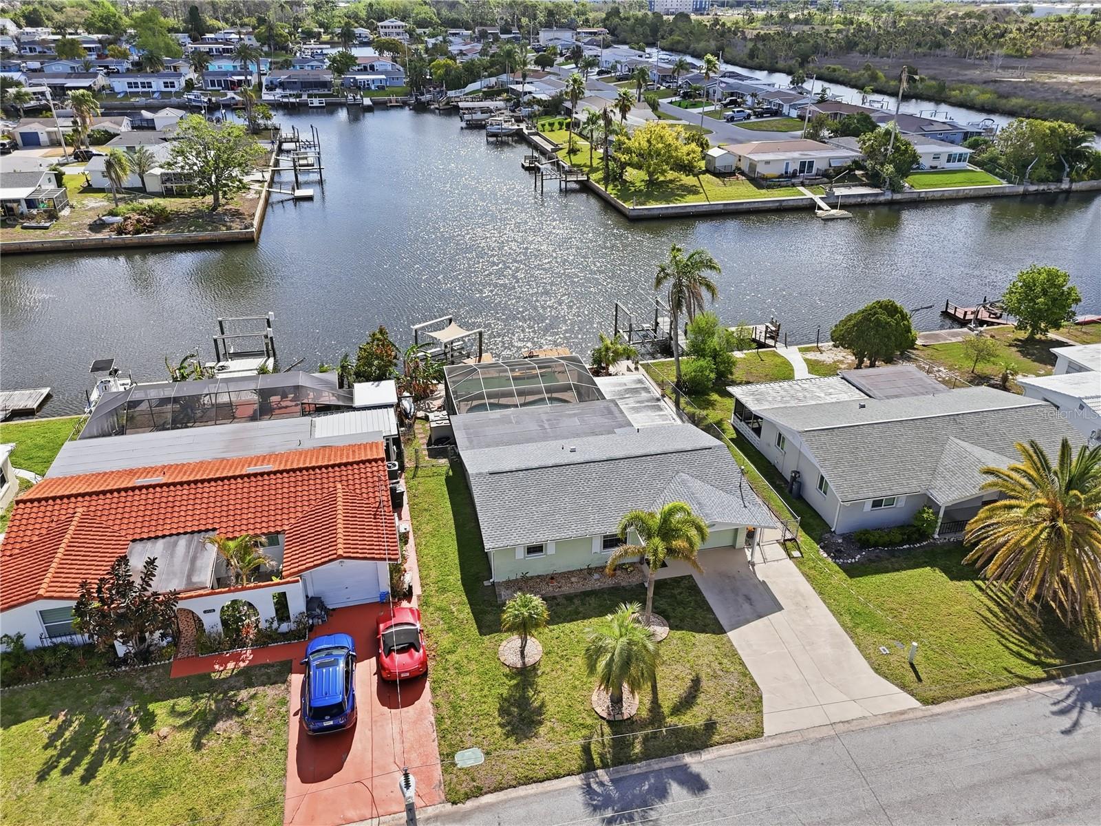 Listing photo id 1 for 12532 5th Isle