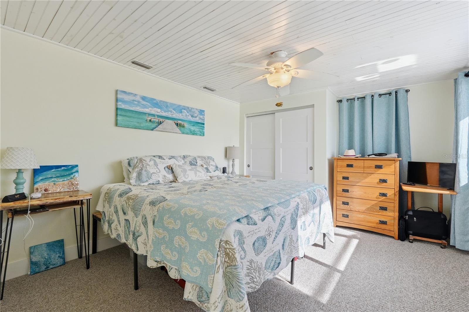 Listing photo id 28 for 12532 5th Isle