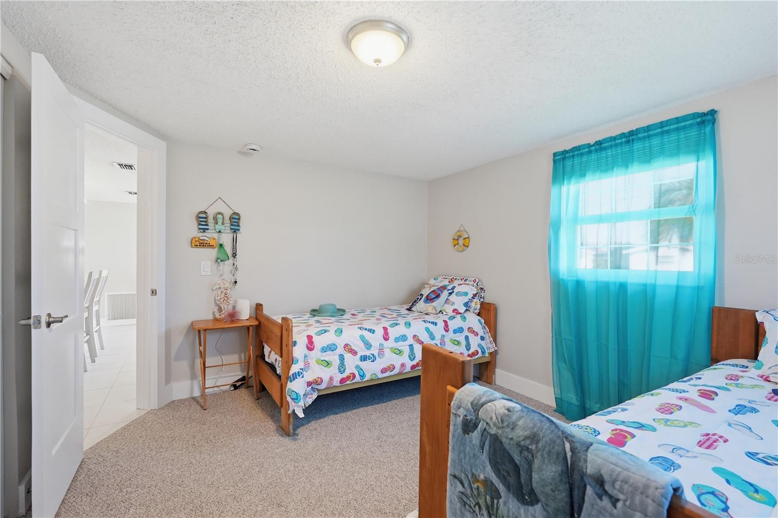 Listing photo id 36 for 12532 5th Isle