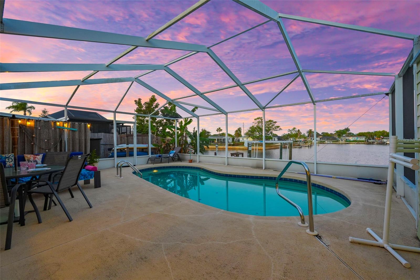 Listing photo id 39 for 12532 5th Isle