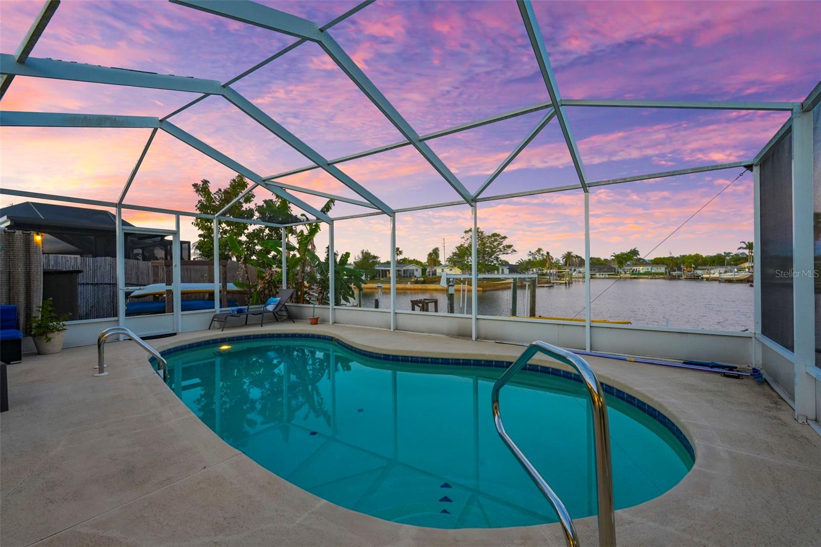 Listing photo id 44 for 12532 5th Isle