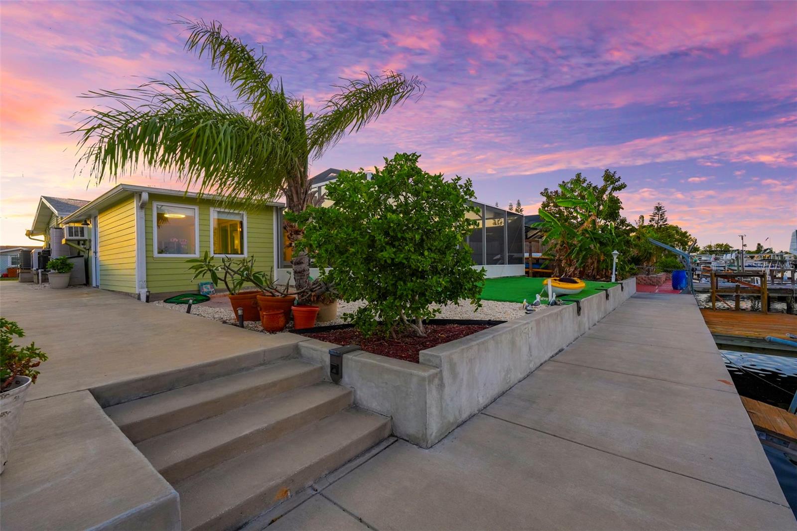 Listing photo id 48 for 12532 5th Isle