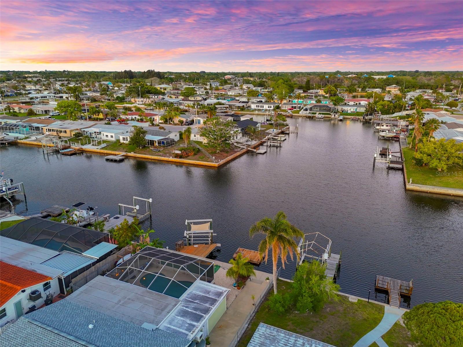 Listing photo id 64 for 12532 5th Isle