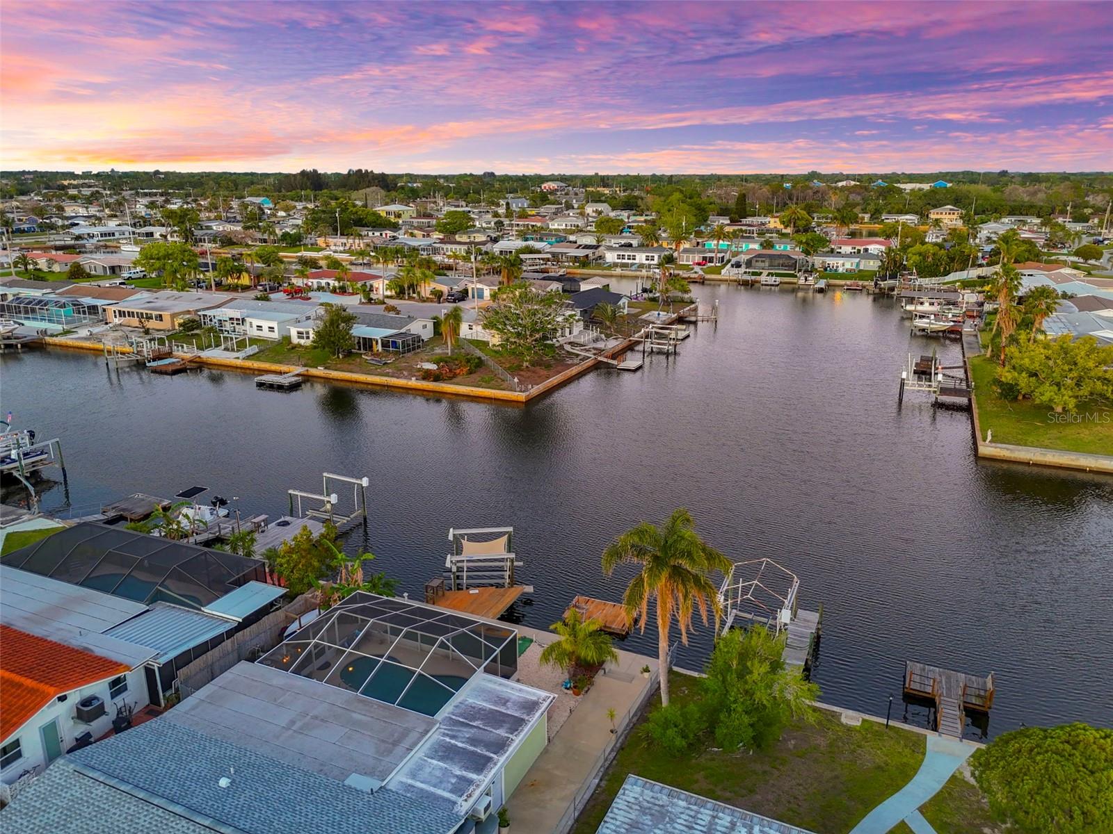 Listing photo id 65 for 12532 5th Isle