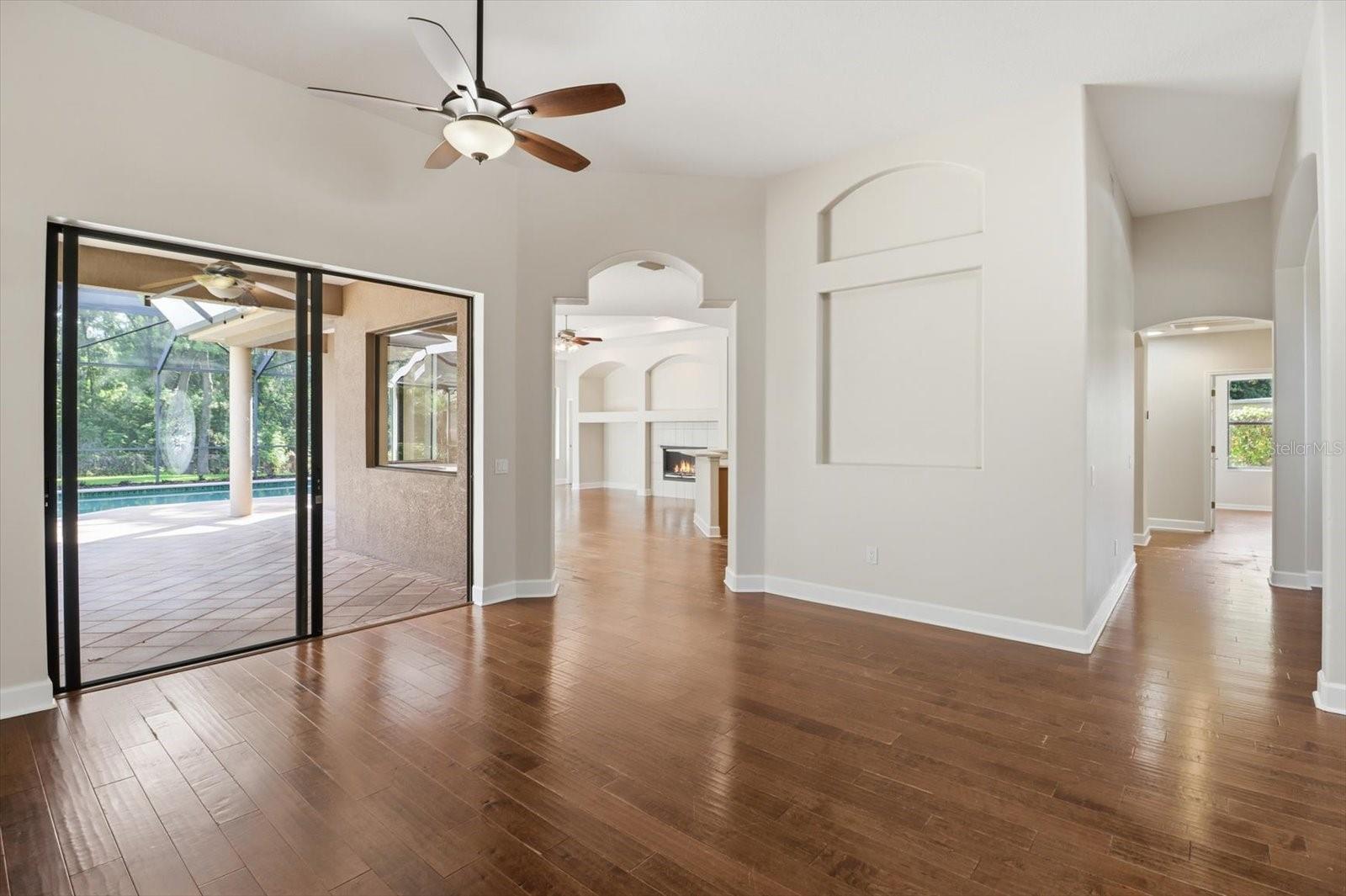 Image 10 of 46 For 5902 Hammock Woods Drive