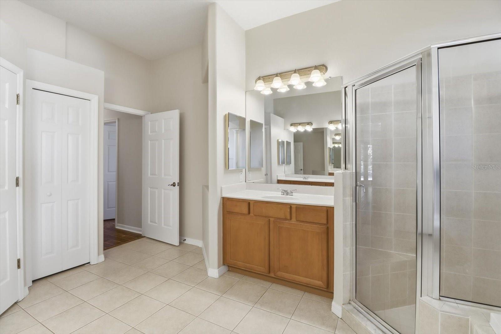 Image 23 of 46 For 5902 Hammock Woods Drive