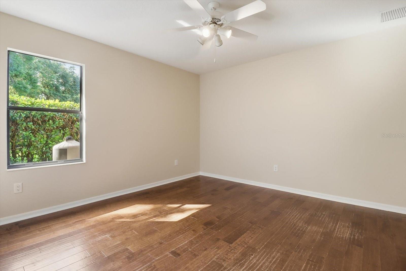 Image 25 of 46 For 5902 Hammock Woods Drive