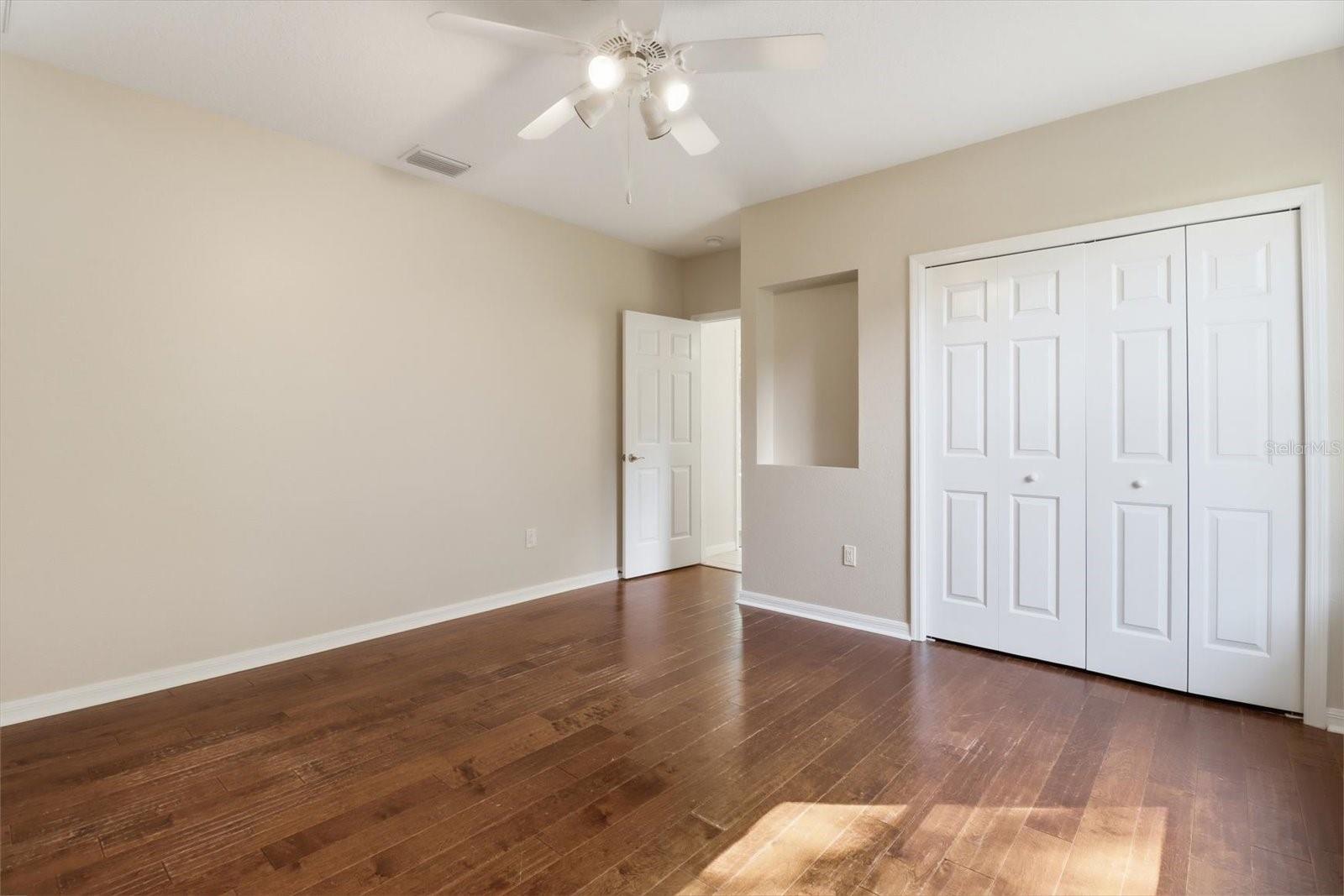 Image 26 of 46 For 5902 Hammock Woods Drive