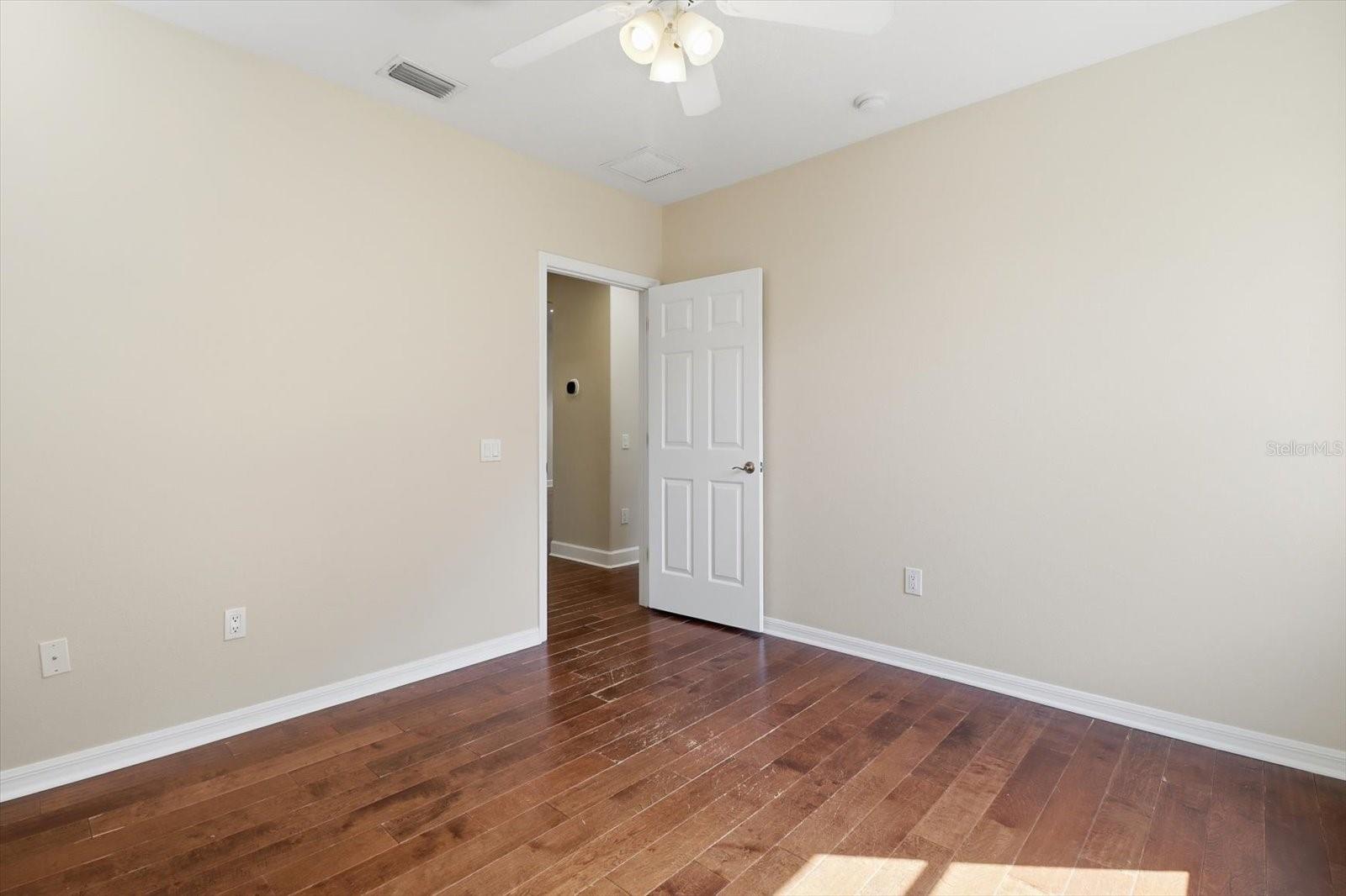 Image 29 of 46 For 5902 Hammock Woods Drive