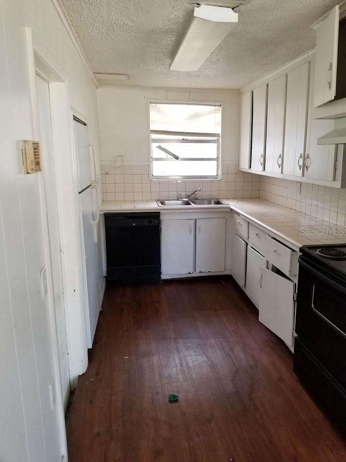 Image 5 of 8 For 7039 Aurora Drive